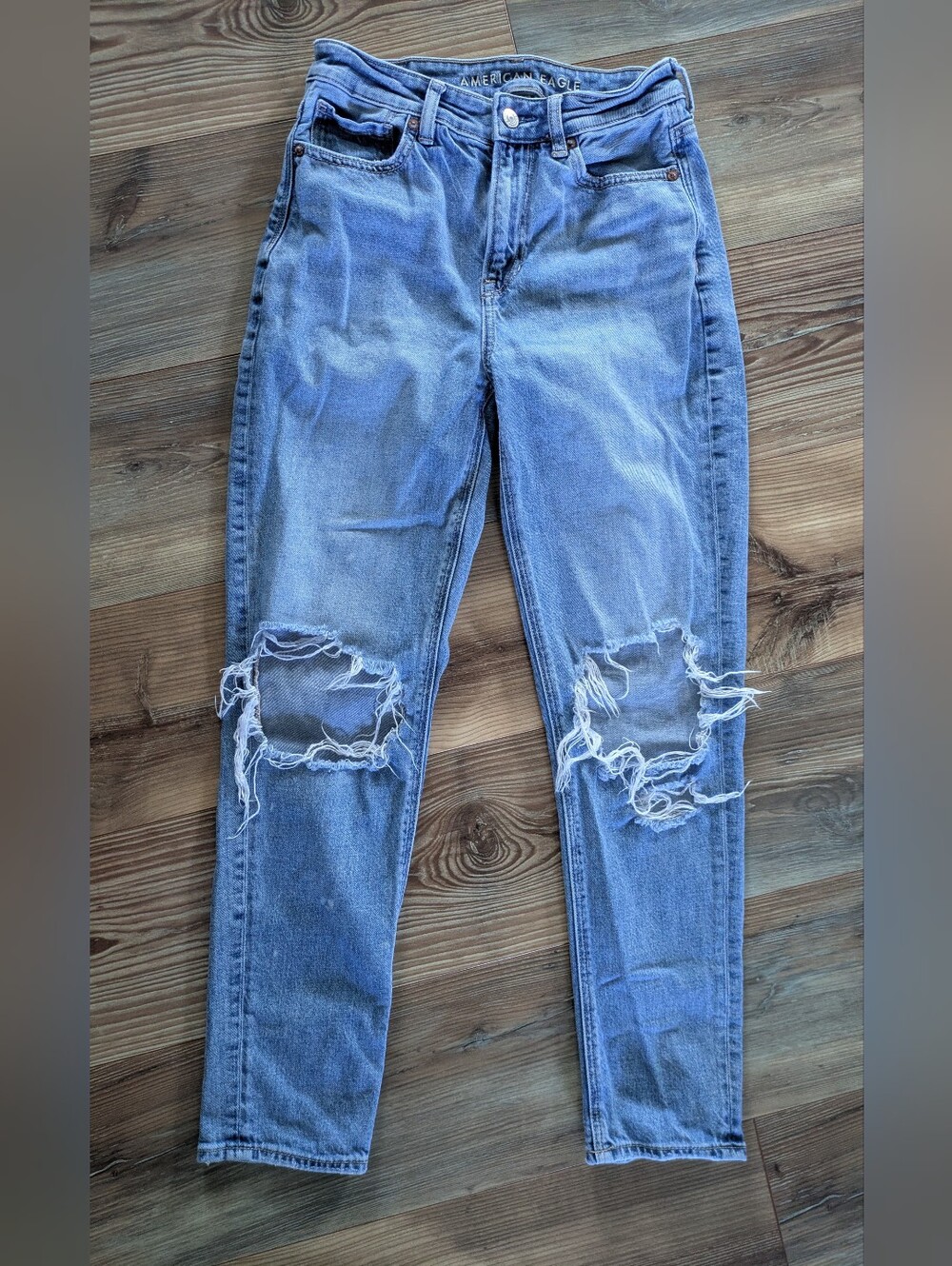American Eagle Light Medium Wash Distressed Skinny Strigid Mom Denim Jeans 0 Reg